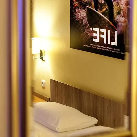 호스텔 유로 유스 *